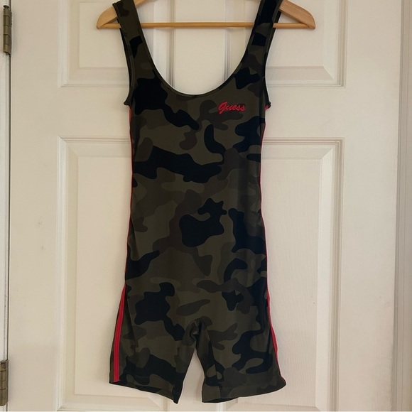 GUESS Camouflage Bodysuit Size Small - Picture 6 of 7